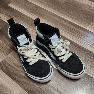 Kids - Vans MTE size 2 high tops